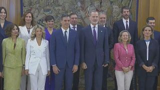 الملك الإسباني فيليبي السادس رفقة أعضاء الحكومة الإسبانية بعد آدائهم القسم، مدريد إسبانيا 21 نونبر 2023