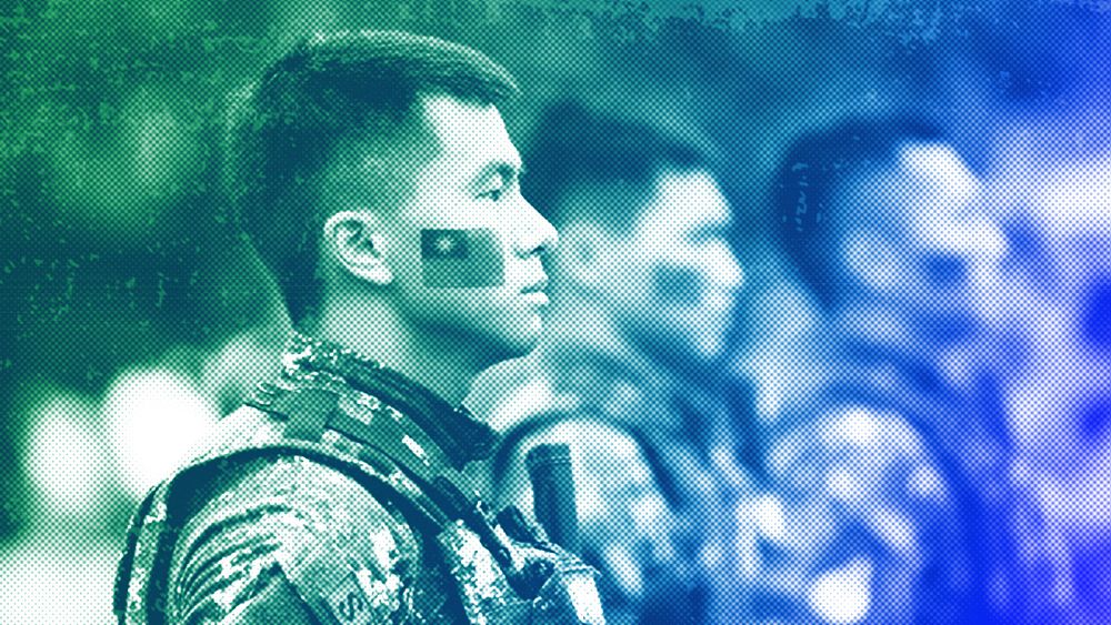 Тайванските войници имат национални знамена на Тайван изрисувани върху лицата