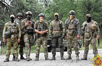 سربازان نیروهای عملیات ویژه بلاروس در کنار نیروهای گروه شبه‌نظامی واگنر