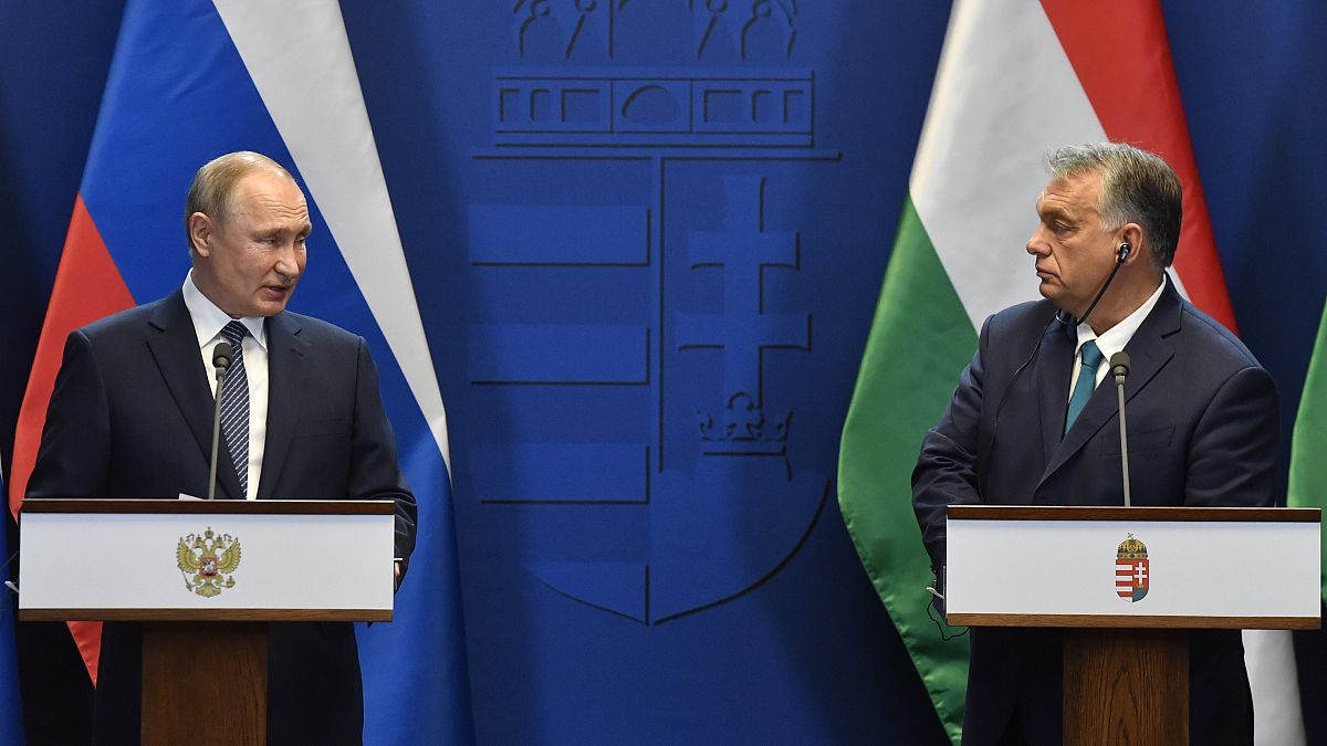 Vlagyimir Putyin orosz elnök és Orbán Viktor magyar kormányfő egy 2019-es sajtótájékoztatón