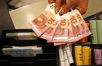 Az euró a világ második legnagyobb forgalmú valutája a dollár után