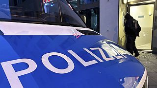 A német hatóságok 15 helyszínen tartottak házkutatást