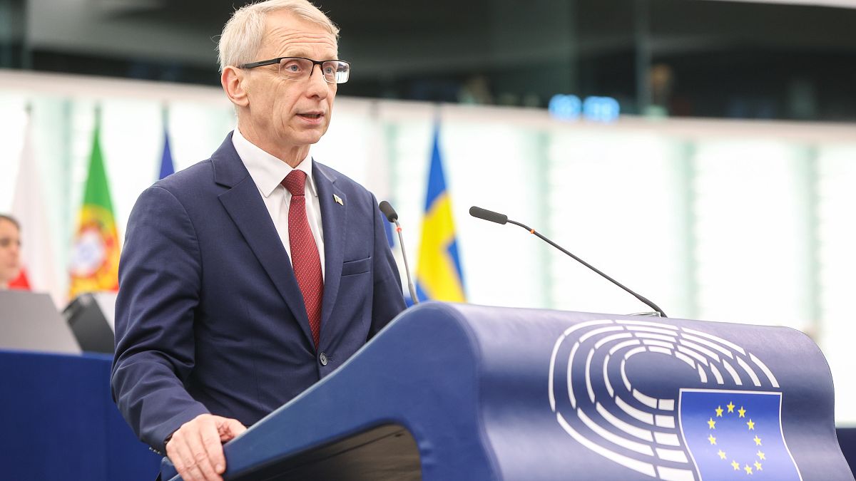 O chefe de governo búlgaro, Nikolay Denkov, discursou no Parlamento Europeu