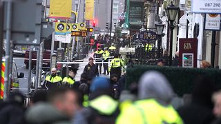 İrlanda'nın başkenti Dublin'in Parnell Meydanı'nda bir okulun önünde bıçaklı saldırı meydana geldi