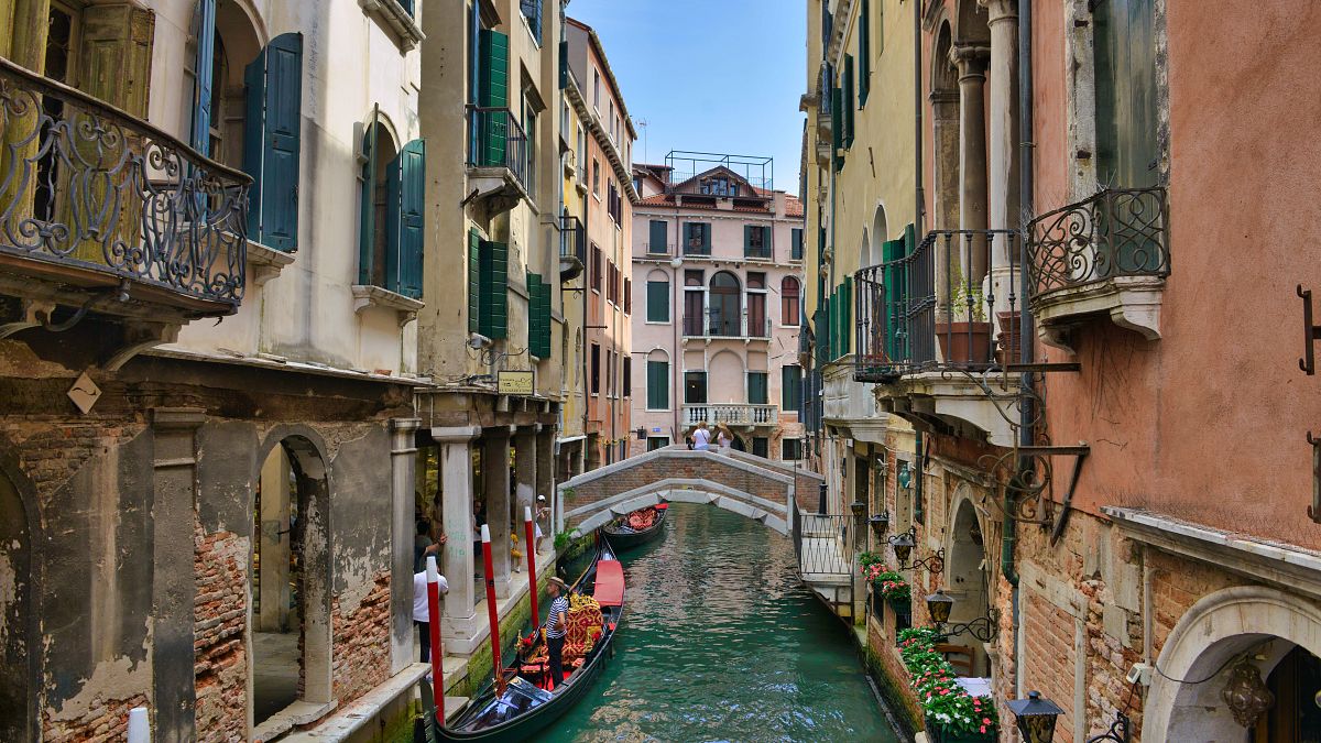 В 2024 году Венеция введет налог на туристов в пиковые выходные дни.