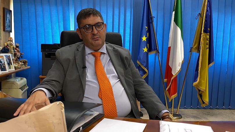 Der Bürgermeister von Pozzuoli Luigi Manzoni