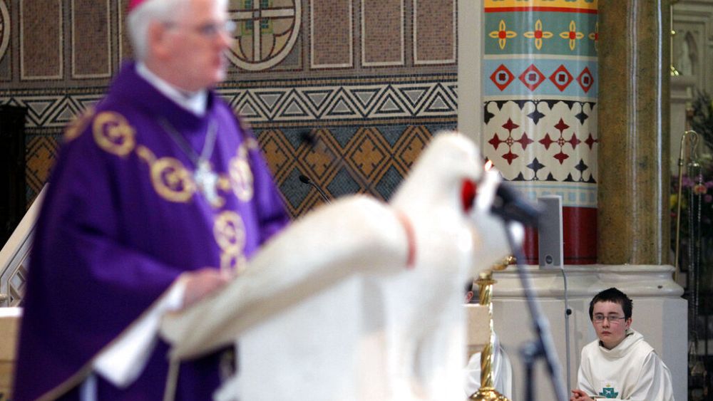 Католическа криза: защо свещениците в Ирландия избледняват в историята и не се сменят