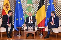 Il Segretario Generale della Lega Araba Ahmed Aboul Gheit incontra il Primo Ministro spagnolo Pedro Sanchez e il Primo Ministro belga Alexander De Croo presso la s