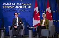 Justin Trudeau, kanadai miniszterelnök (balra) és az Európai Bizottság elnöke, Ursula von der Leyen a kétoldalú csúcstalálkozón 2023.11.24-én. 