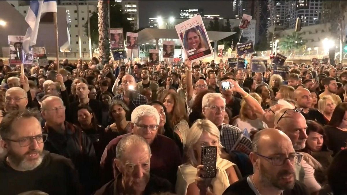 شاهد: مظاهرات حاشدة في تل أبيب للضغط على حكومة نتنياهو والمطالبة بتسريع الإفراج عن الأسرى | Euronews