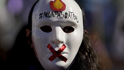 Világszerte tüntetéseket tartottak a nők elleni erőszak felszámolásáért