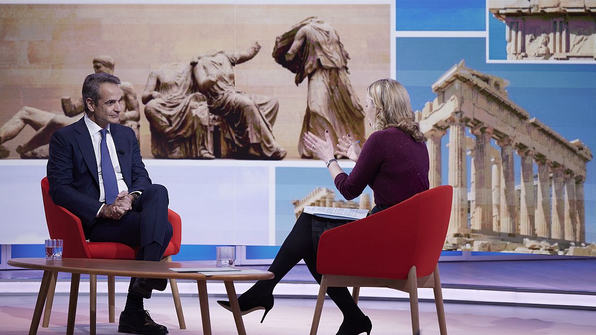  Ο πρωθυπουργός Κυριάκος Μητσοτάκης παραχωρεί συνέντευξη στον τηλεοπτικό σταθμό BBC One και στη δημοσιογράφο Laura Kuenssberg