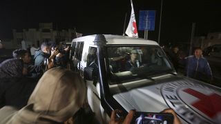 Конвой Красного Креста с заложниками на пограничном переходе "Рафах", 26 ноября 2023 года.