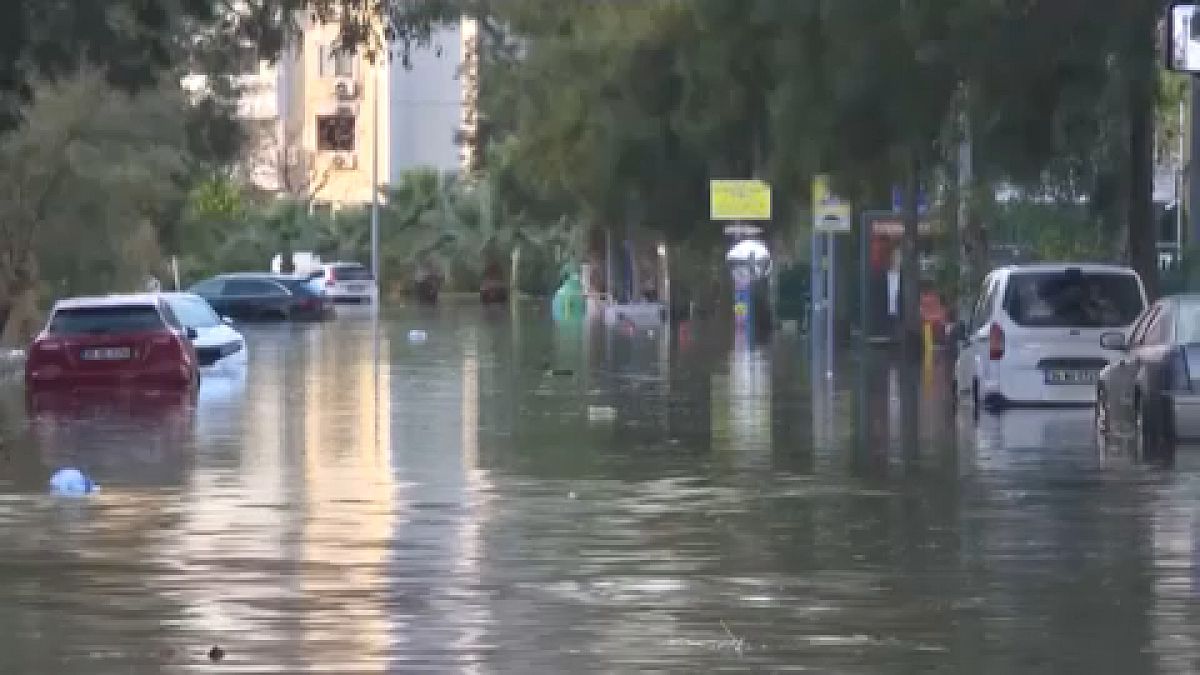 فيضانات في أنطاليا-تركيا