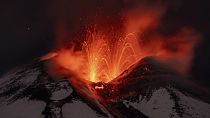 Извержение в одном из кратеров Этны
