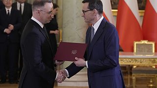 Polens Präsident vereidigt Regierung von Morawiecki