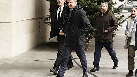 Primeiro-ministro grego, Kyriakos Mitsotakis à chegada à BBC, 26 de novembro de 2023