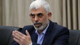 يحيى السنوار، قيادي في حركة حماس، أثناء اجتماع في غزة ـ نيسان / أبريل 2022 ـ أرشيف