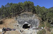 Labores de rescate en el túnel en construcción en el que quedaron atrapados 41 obreros, en la localidad de Silkyara, en el estado norteño de Uttarakhand, en India