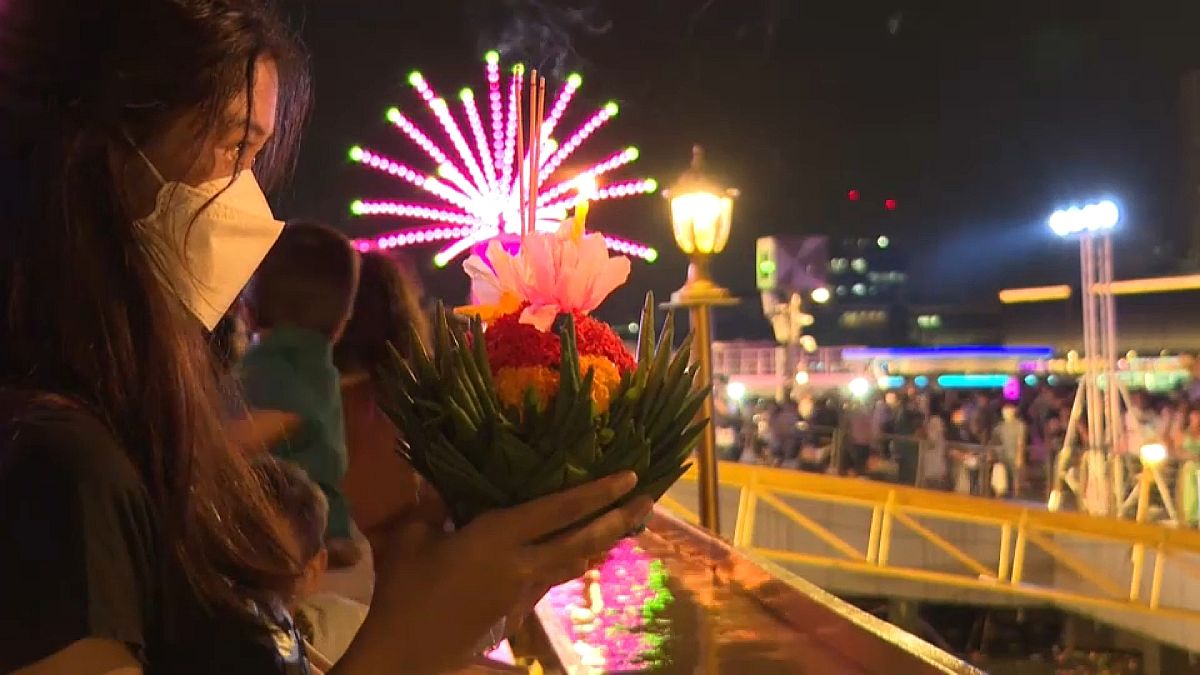 زهور افتراضية في تايلاند