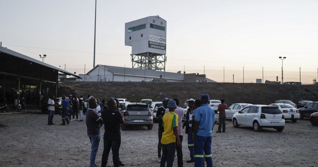 S.Africa platinum mine lift plunge kills 11