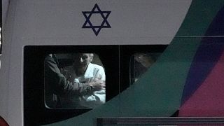 رهينة إسرائيلية أفرجت عنها حماس ضمن اتفاق تبادل الأسرى والمحتجزين بين إسرائيل وحماس