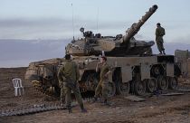 Izraeli katonák a Gázai övezet közelében