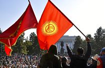 Kırgızistan'da bayrak değişikliği