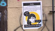 "Wanted" Plakate für Airbnb-Vermieter sind überall in der Altstadt von Marseille aufgehängt worden.