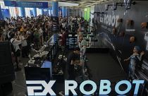 الروبوتات الآلية التي تحاكي التعبيرات البشرية خلال المؤتمر العالمي للروبوت السنوي، الصين. 