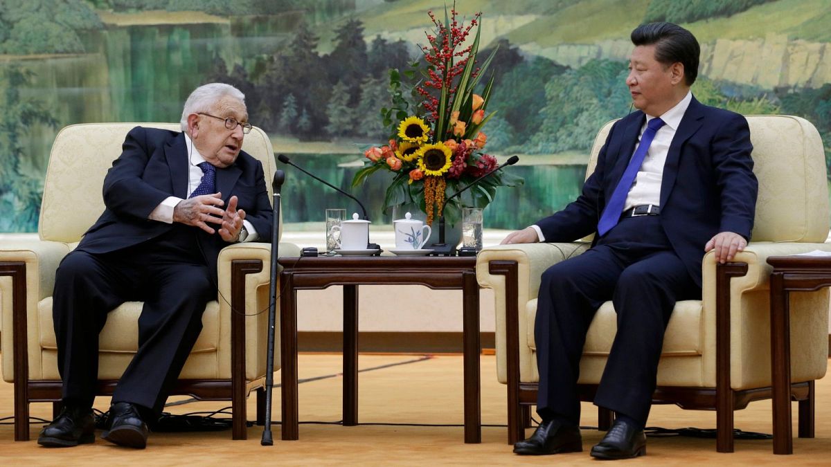 ملاقات هنری کیسینجر و شی جین‌پینگ، رئیس جمهوری چین
