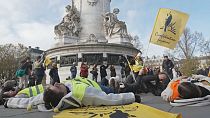 Εικόνες από τη διαμαρτυρία των Γάλλων παραγωγών στην  Place de la Republique