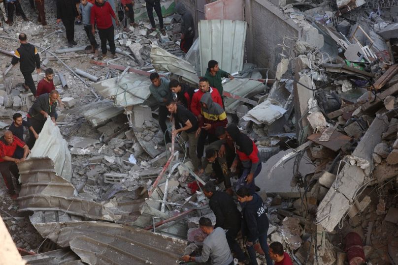 A Rafah dopo l'attacco aereo israeliano il 1 º dicembre 2023