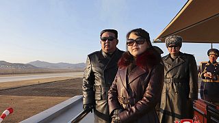 El líder norcoreano, Kim Jong-un, y su hija en una localidad desconocida en Corea del Norte, el 30 de noviembre de 2023
