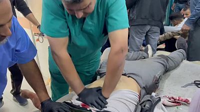 انتشار الجثث في مستشفيات غزة