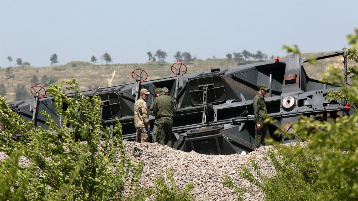حادث لقطار يحمل حبوبًا خرج عن مساره في شبه جزيرة القرم التي ضمتها روسيا.