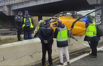 Вертолет упал на автотрассу в Мадриде