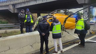 Вертолет упал на автотрассу в Мадриде