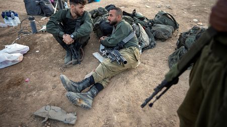 جنود إسرائيليون بالقرب من حدود قطاع غزة
