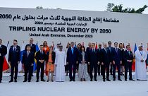 عکس دسته‌جمعی نمایندگان کشورهای امضا کننده بیانیه سه برابر کردن ظرفیت انرژی هسته ای تا سال ۲۰۵۰ 