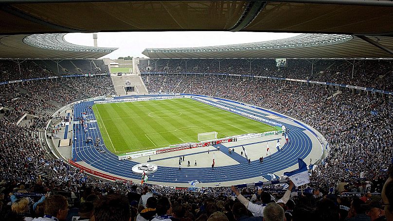 Az Eb-döntő helyszínén, a berlini Olimpiai Stadionban játszották a 2006-os labdarúgó világbajnokság döntőjét is.