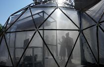 إحدى القبب الهندسية التي صُمِّمَت لمحاكاة جودة الهواء في ثلاث مدن عالمية