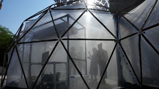 إحدى القبب الهندسية التي صُمِّمَت لمحاكاة جودة الهواء في ثلاث مدن عالمية