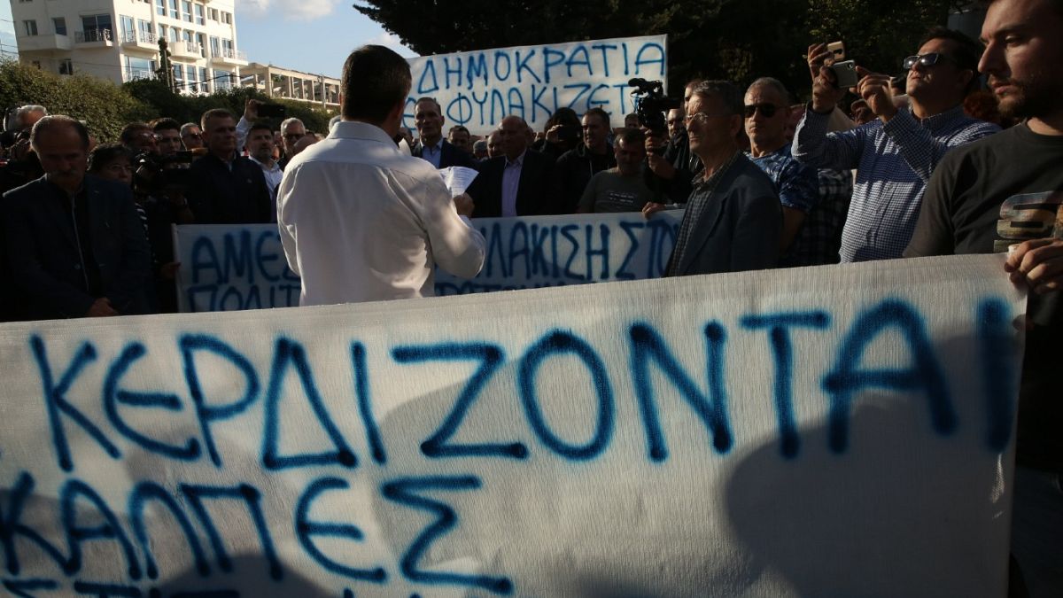 Διαμαρτυρία της Ένωσης Χειμαριωτών έξω από την πρεσβεία της Αλβανίας στην Αθήνα