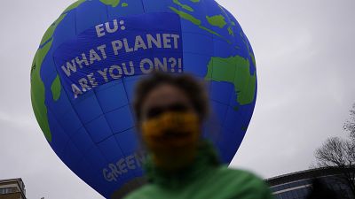 Les discours et les actes politiques indiquent la volonté de modérer de l'ambition climatique de l'UE