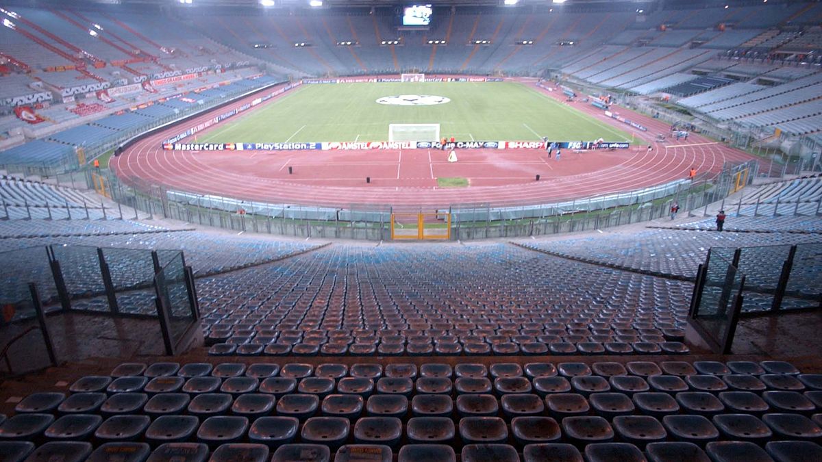 منظر عام لمقاعد الملعب الأولمبي الفارغة قبل انطلاق بطولة كأس الاتحاد الأوروبي لكرة القدم