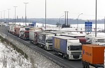 Frio está a agravar o calvário dos camionistas ucraniano