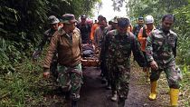 العثور على جثتين لضحايا بركان إندونيسيا