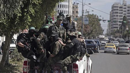 عناصر من كتائب القسام الجناح العسكري لحركة فتح في قطاع غزة