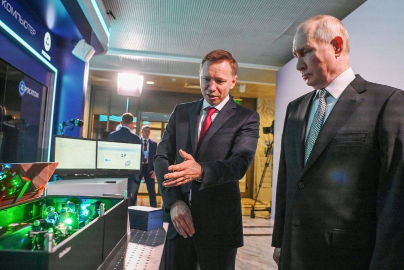 Vladimir Putin at an exhibition of advanced developments in the field of quantum technologies during the Future Technologies Forum in Moscow, July 2023
